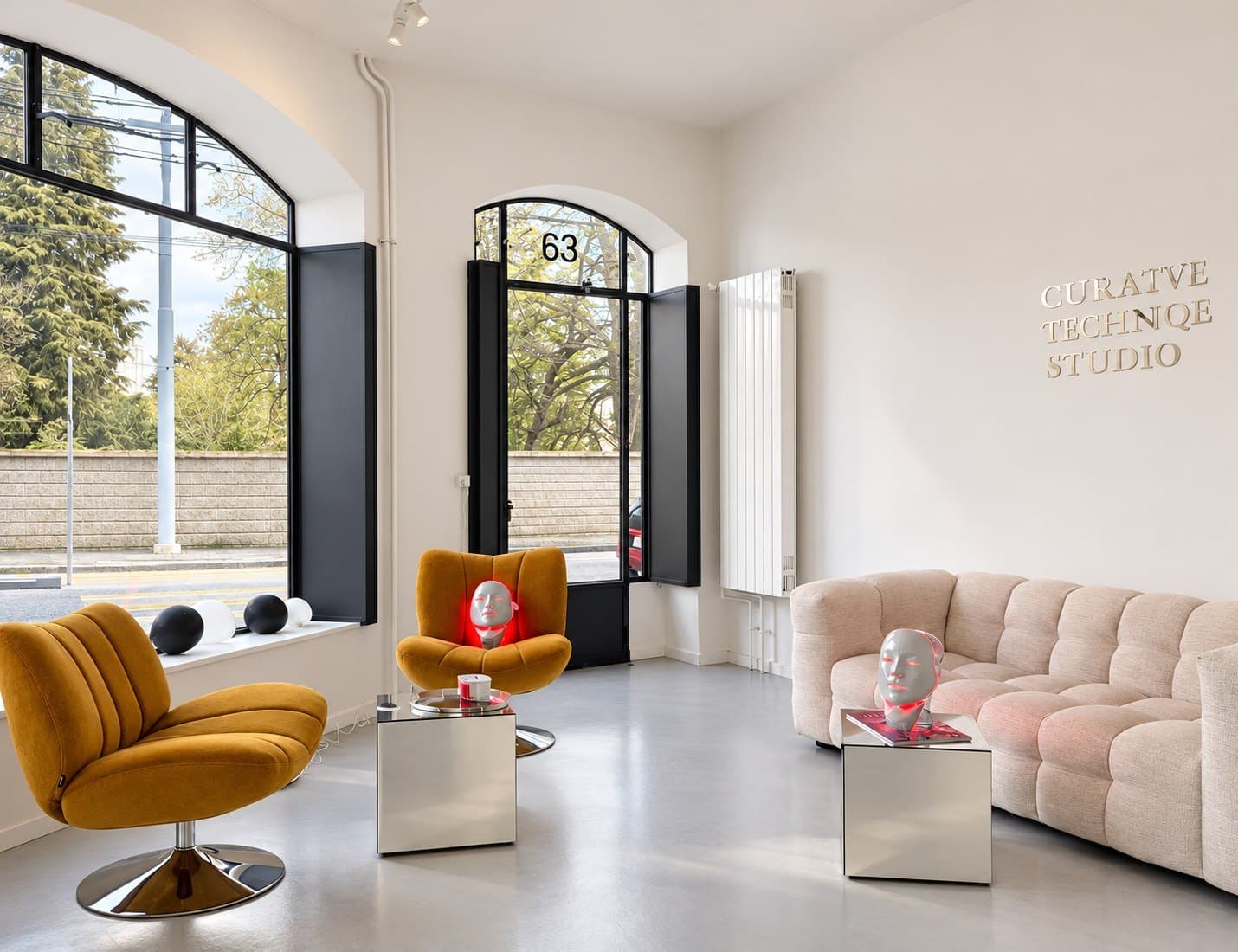 Salon du Collagen Bar avec masques LED